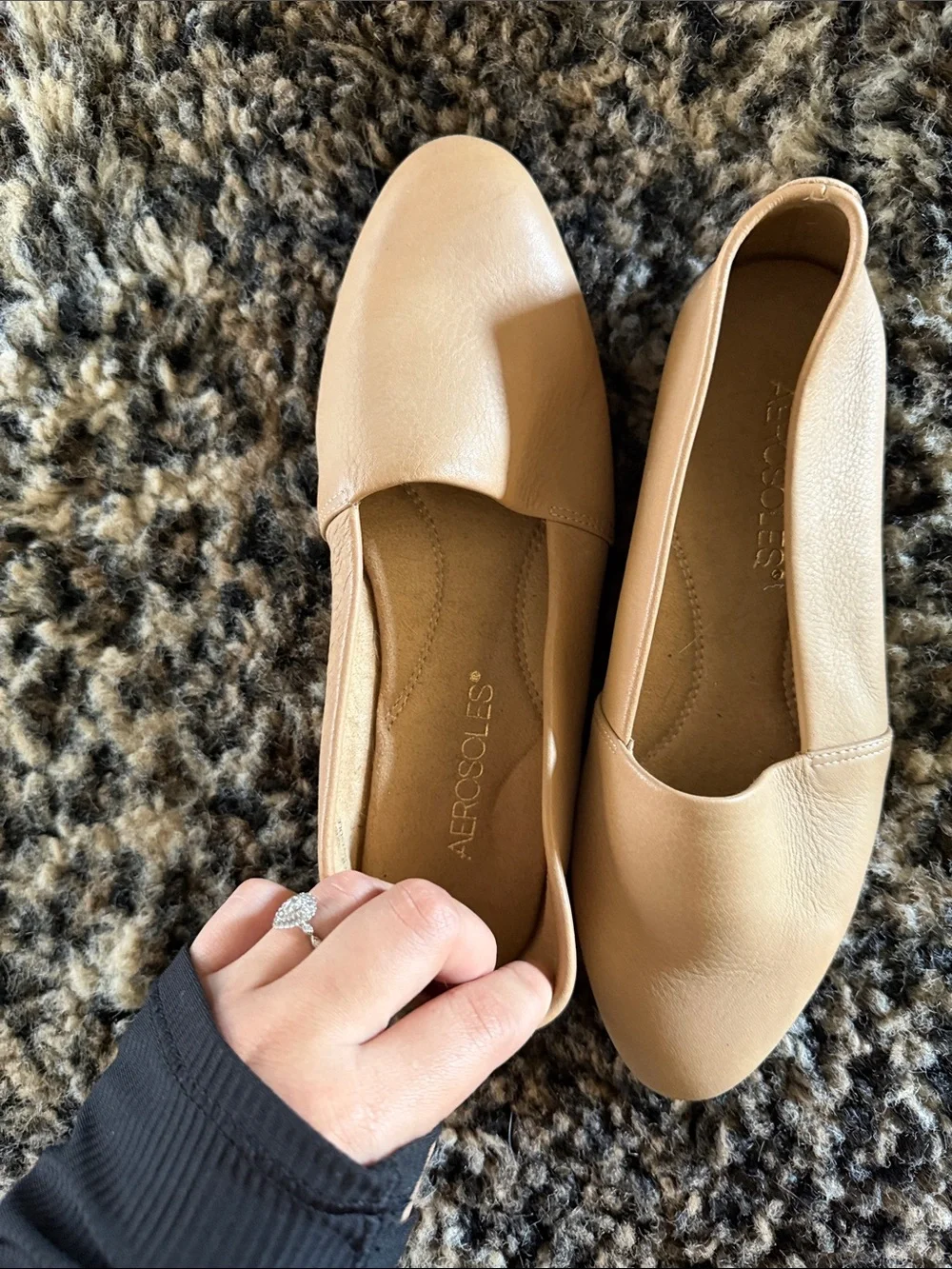 AEROSOLES Nude/Tan Leather Ballet Flats